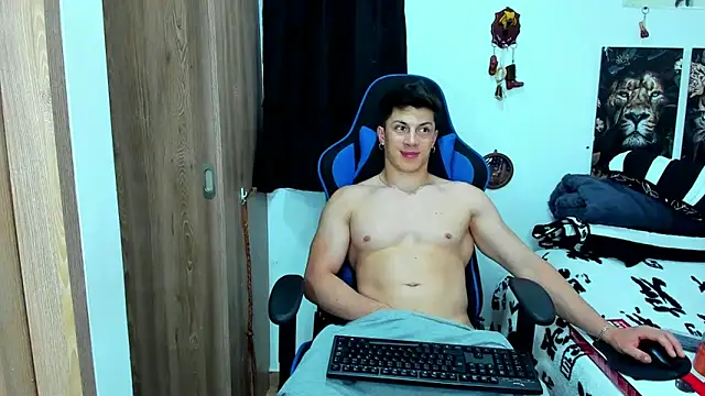 Snapshot of javiersexymann chatting on February 12, 10:26 pm javiersexymann online show from February 12, 10:26 pm