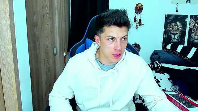 Snapshot of javiersexymann chatting on February 13, 5:26 am javiersexymann online show from February 13, 5:26 am