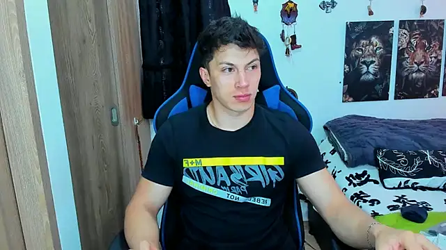 Snapshot of javiersexymann chatting on February 19, 6:10 pm javiersexymann online show from February 19, 6:10 pm