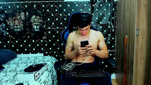 Snapshot of javiersexymann chatting on May 17, 1:14 am javiersexymann online show from May 17, 1:14 am