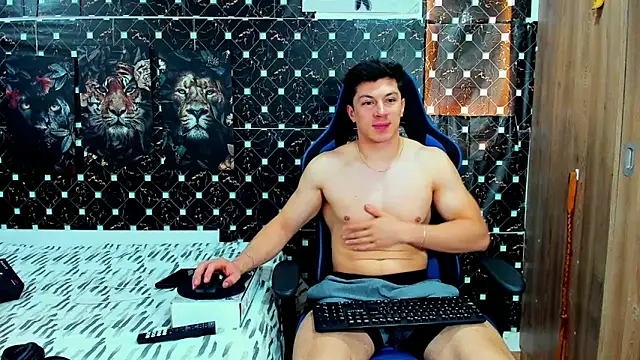 Snapshot of javiersexymann chatting on May 18, 4:35 pm javiersexymann online show from May 18, 4:35 pm
