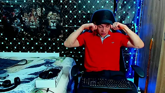 Snapshot of javiersexymann chatting on May 26, 4:30 am javiersexymann online show from May 26, 4:30 am