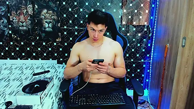 Snapshot of javiersexymann chatting on June 5, 9:31 pm javiersexymann online show from June 5, 9:31 pm