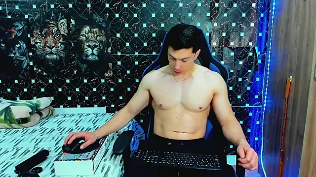 Snapshot of javiersexymann chatting on June 9, 7:03 pm javiersexymann online show from June 9, 7:03 pm