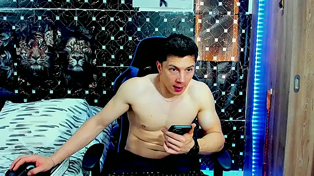 javiersexymann online show from July 8, 4:55 pm