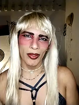 Snapshot of GerGina6 chatting on December 5, 8:01 am GerGina6 online show from December 5, 8:01 am