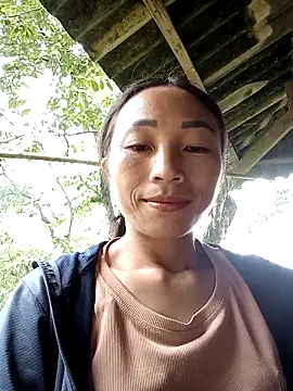 Snapshot of lucybaby00 chatting on September 22, 2:13 am lucybaby00 online show from September 22, 2:13 am