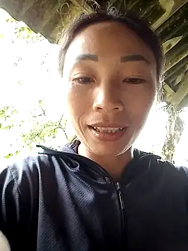 Snapshot of lucybaby00 chatting on October 6, 9:07 am lucybaby00 online show from October 6, 9:07 am