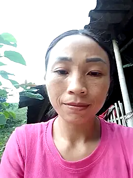 Snapshot of lucybaby00 chatting on October 17, 10:29 am lucybaby00 online show from October 17, 10:29 am