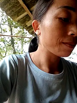 Snapshot of lucybaby00 chatting on October 18, 3:42 am lucybaby00 online show from October 18, 3:42 am