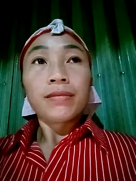 Snapshot of lucybaby00 chatting on October 23, 9:08 am lucybaby00 online show from October 23, 9:08 am