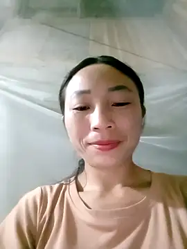 Snapshot of lucybaby00 chatting on October 23, 9:13 pm lucybaby00 online show from October 23, 9:13 pm