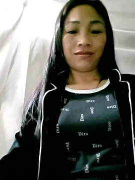 lucybaby00 online show from February 24, 11:25 pm