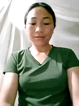 lucybaby00 online show from April 18, 10:32 pm