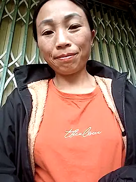 Snapshot of lucybaby00 chatting on April 30, 10:32 am lucybaby00 online show from April 30, 10:32 am