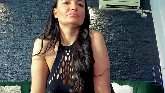 Snapshot of AnneSins chatting on October 10, 5:56 pm AnneSins online show from October 10, 5:56 pm