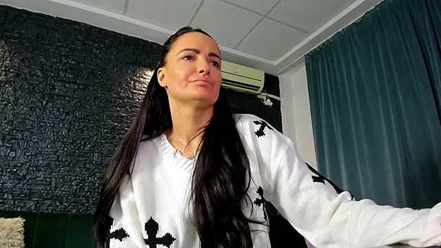 Snapshot of AnneSins chatting on October 27, 6:34 pm AnneSins online show from October 27, 6:34 pm