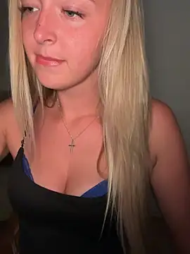 emilypeperoni online show from July 7, 8:24 pm