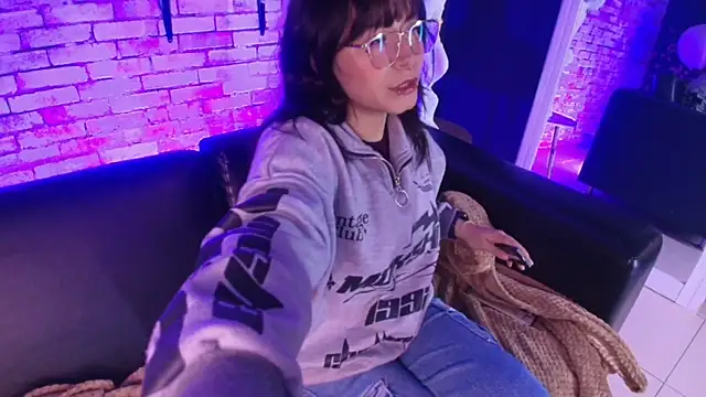 kitty malach online show from December 17, 3:23 am