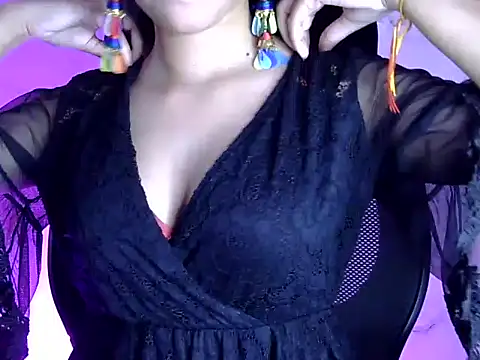 Snapshot of kaira_sharma11 chatting on February 13, 6:15 pm kaira sharma11 online show from February 13, 6:15 pm