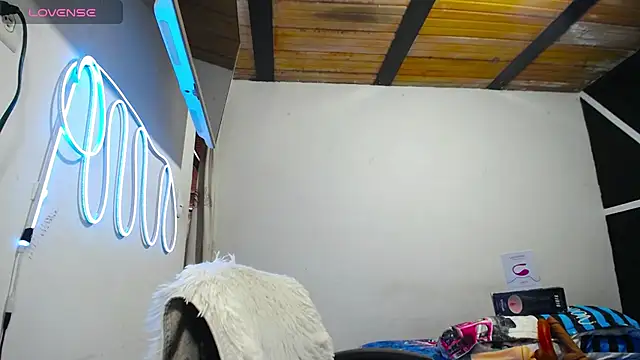 Snapshot of Angel_latinboy chatting on March 10, 9:07 pm Angel latinboy online show from March 10, 9:07 pm