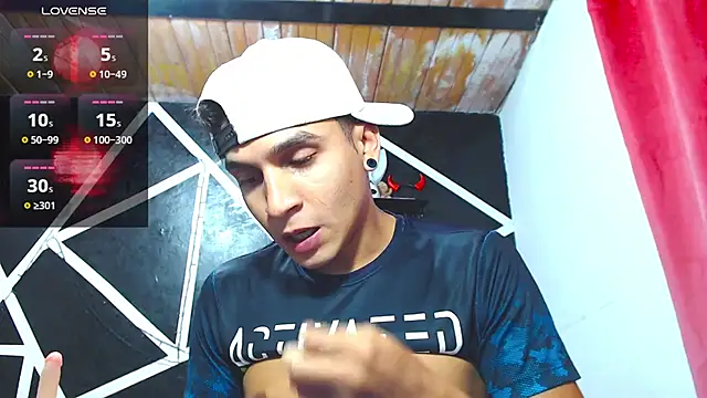 Snapshot of Angel_latinboy chatting on September 24, 9:18 pm Angel latinboy online show from September 24, 9:18 pm