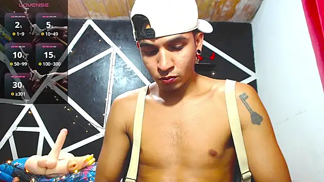 Snapshot of Angel_latinboy chatting on September 30, 8:25 pm Angel latinboy online show from September 30, 8:25 pm