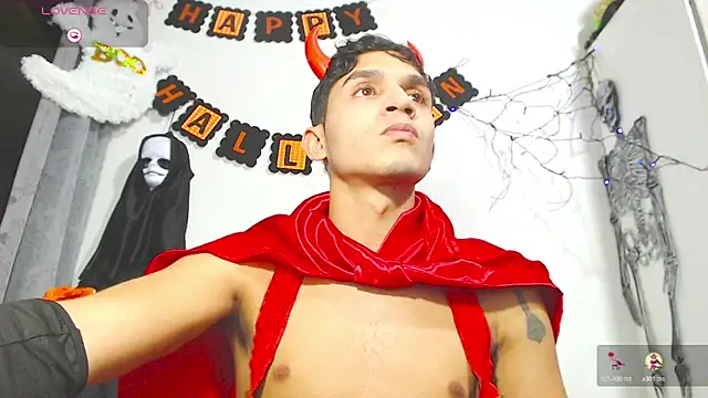 Snapshot of Angel_latinboy chatting on October 22, 10:20 pm Angel latinboy online show from October 22, 10:20 pm