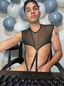Angel latinboy online show from March 4, 12:33 pm