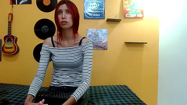 skinnyverus18 online show from October 4, 12:47 pm