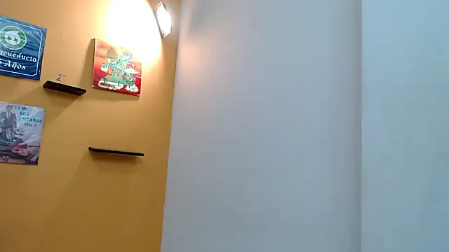 skinnyverus18 online show from February 11, 7:19 pm