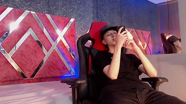 Snapshot of ArthurCox chatting on September 8, 11:37 pm ArthurCox online show from September 8, 11:37 pm