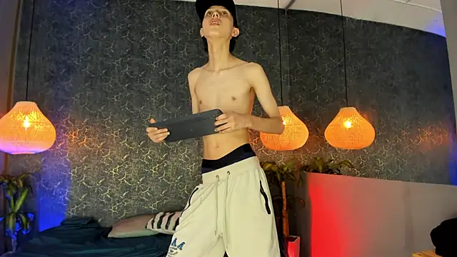 Snapshot of ArthurCox chatting on October 8, 7:00 pm ArthurCox online show from October 8, 7:00 pm