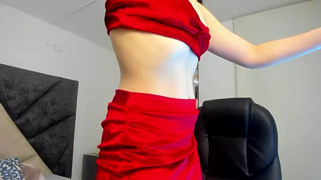 SaraWagner  online show from October 27, 12:15 am