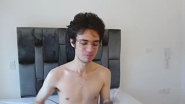 VIKTORNOIR online show from October 23, 6:39 pm