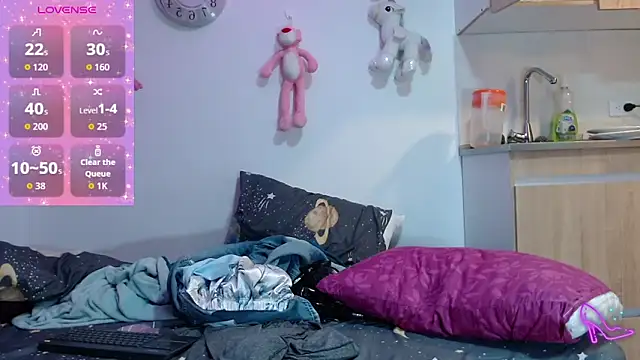 AllysonStonne online show from February 19, 1:01 am