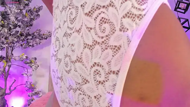 Snapshot of Keirahartz chatting on December 3, 11:52 am Keirahartz online show from December 3, 11:52 am