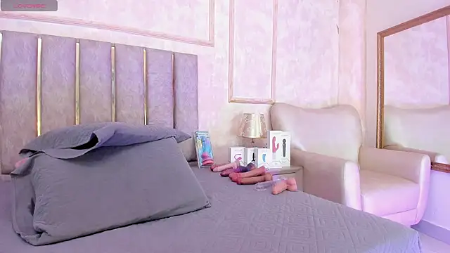 Snapshot of Keirahartz chatting on December 5, 3:48 am Keirahartz online show from December 5, 3:48 am