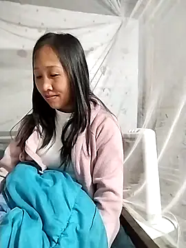 cute love00 online show from February 6, 1:25 pm