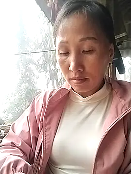 cute love00 online show from March 7, 8:22 am