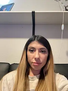 Snapshot of bbgurlnickii chatting on October 25, 3:03 am bbgurlnickii online show from October 25, 3:03 am