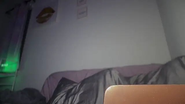 Snapshot of bbgurlnickii chatting on November 13, 8:13 am bbgurlnickii online show from November 13, 8:13 am