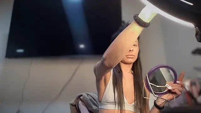 bbgurlnickii online show from February 4, 6:52 am