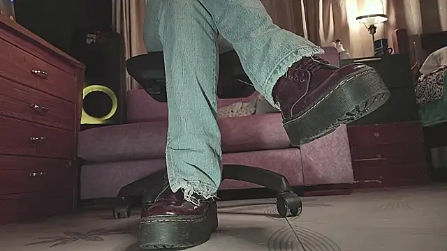 Snapshot of gigifontaine__ chatting on October 26, 12:16 am gigifontaine   online show from October 26, 12:16 am