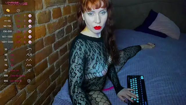 Cutiee Alicee online show from February 1, 1:44 am