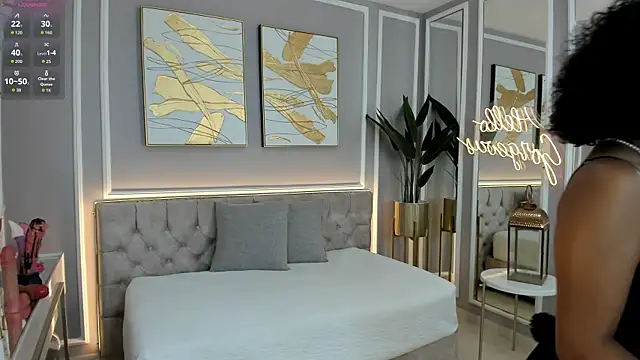 ellette   online show from October 16, 7:04 pm