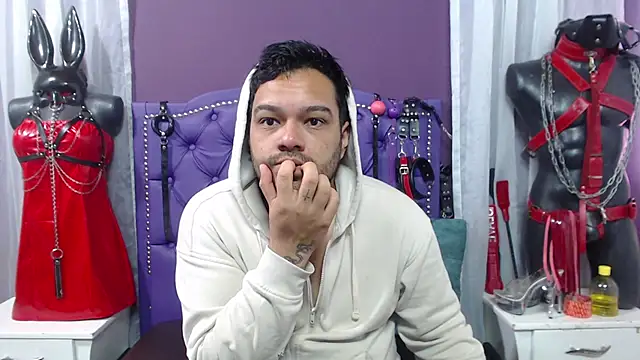 Snapshot of Stevens_db chatting on November 11, 8:42 pm Stevens db online show from November 11, 8:42 pm