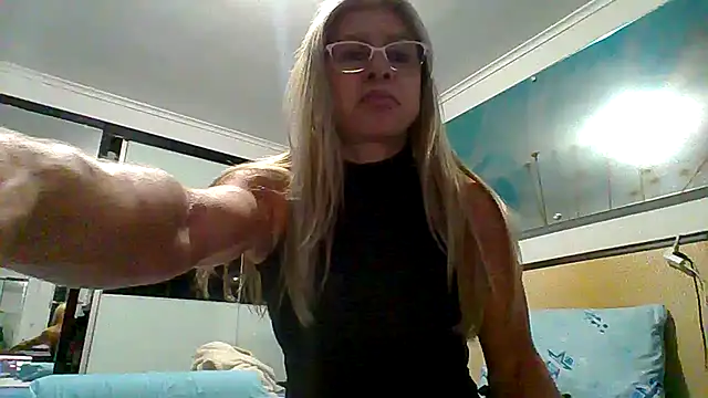 Snapshot of Mirianzapata_1 chatting on November 28, 10:45 pm Mirianzapata 1 online show from November 28, 10:45 pm