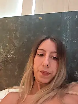 PetiteSecrets online show from October 24, 11:28 am