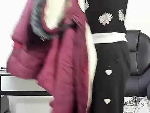 Aisha hotts777 online show from September 25, 2:48 am